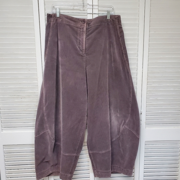 Oska Corduroy Barrel Wide Leg Pants in Dusty Mauve - Picture 3 of 6